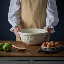 Load image into Gallery viewer, Mason Cash In the Forest Cream Set of 3 Prep and Mixing Bowl Set