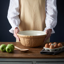 Load image into Gallery viewer, Mason Cash Cane Set of 3 Mixing Bowl Set