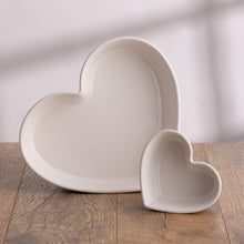 Load image into Gallery viewer, Rustic Charm Set of 2 Heart Baking Dishes