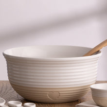 Load image into Gallery viewer, Mason Cash Rustic Charm Mixing Bowl