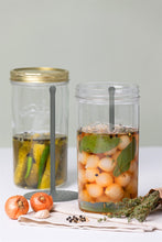 Load image into Gallery viewer, Kilner® Pickle Jar With Lifter