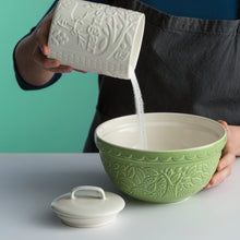 Load image into Gallery viewer, Mason Cash In the Forest Set of 2 Hedgehog Green S30 Mixing Bowls
