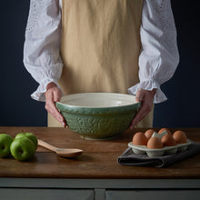 Load image into Gallery viewer, Mason Cash In the Forest Dark Green Owl S18 Mixing Bowl
