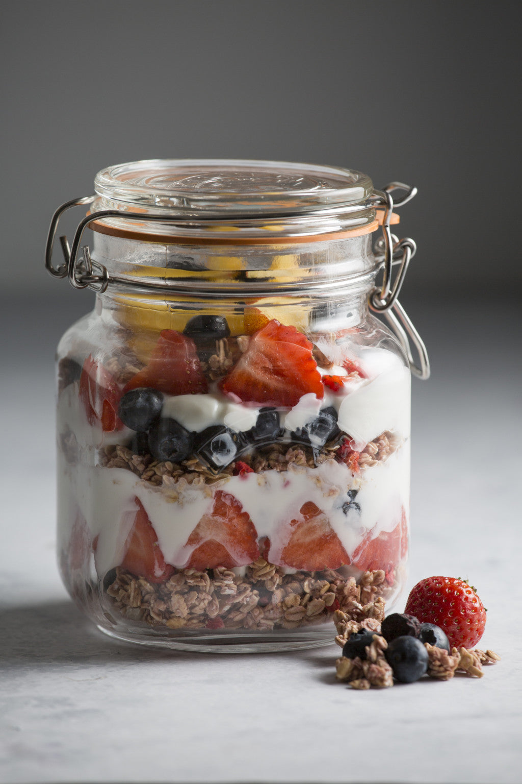 Kilner® 34 Oz Square Clip Jar